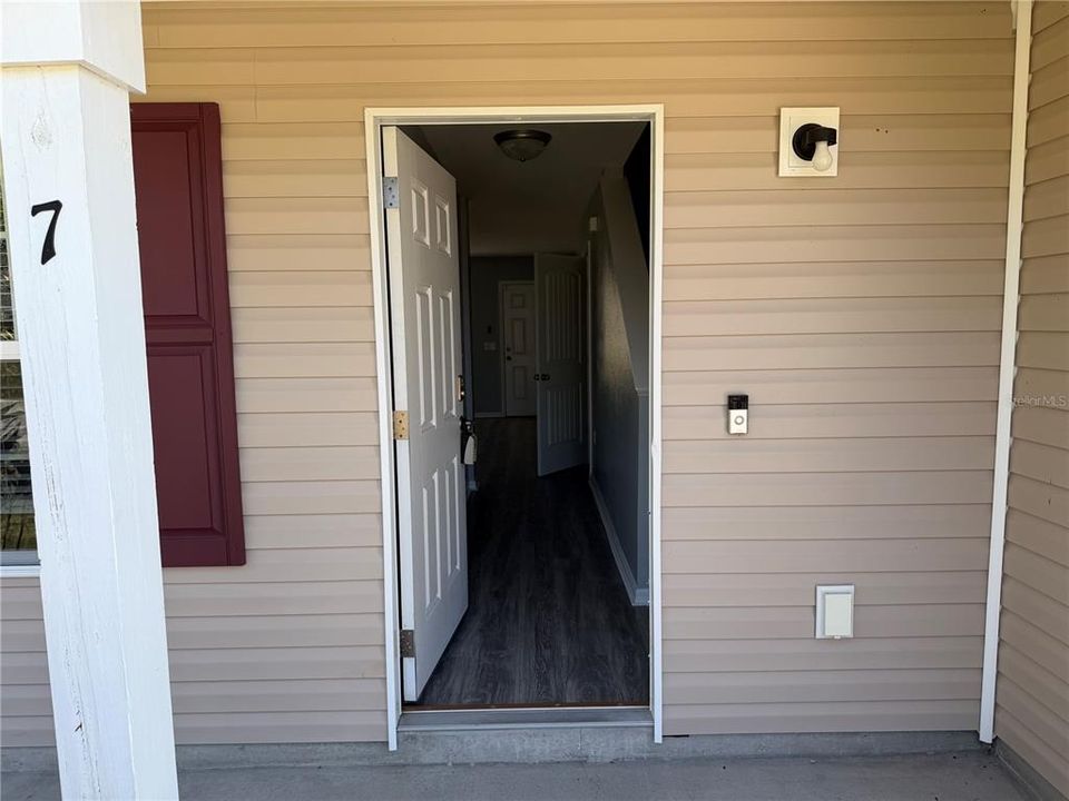 For Rent: $2,350 (4 beds, 2 baths, 2046 Square Feet)