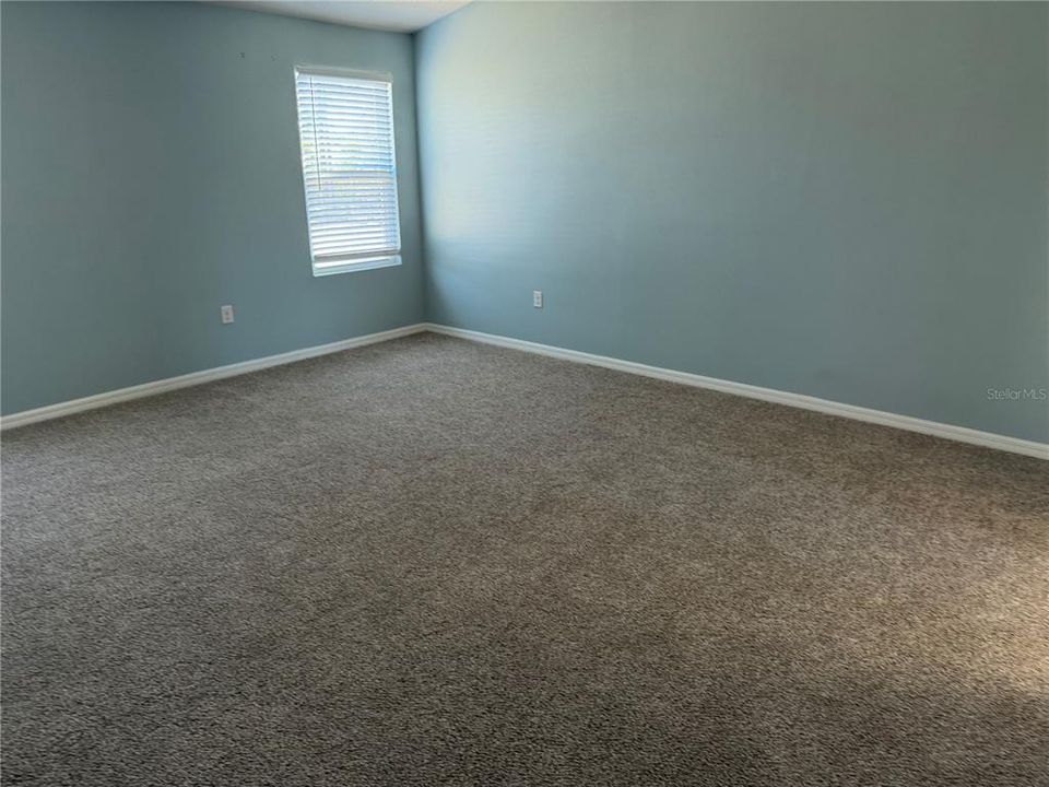 For Rent: $2,350 (4 beds, 2 baths, 2046 Square Feet)