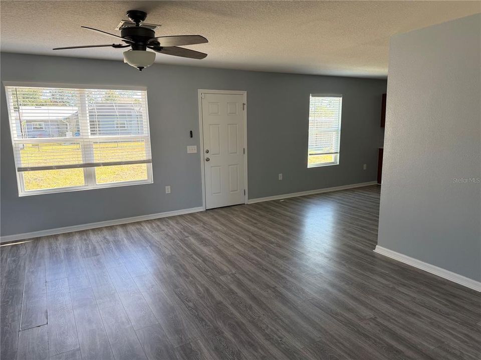 For Rent: $2,350 (4 beds, 2 baths, 2046 Square Feet)