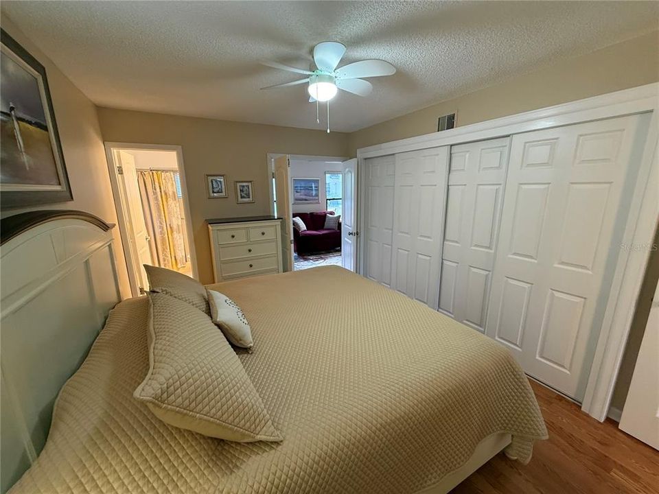 For Sale: $210,000 (2 beds, 2 baths, 1080 Square Feet)