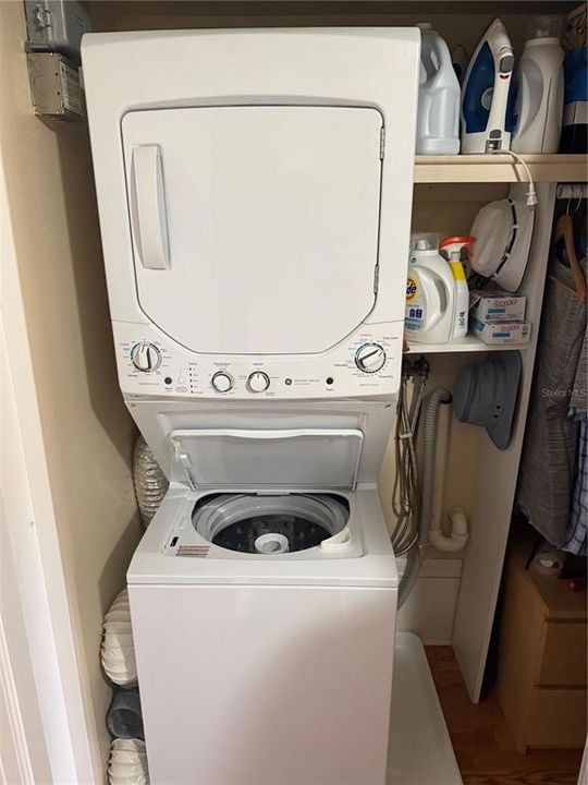 For Sale: $210,000 (2 beds, 2 baths, 1080 Square Feet)