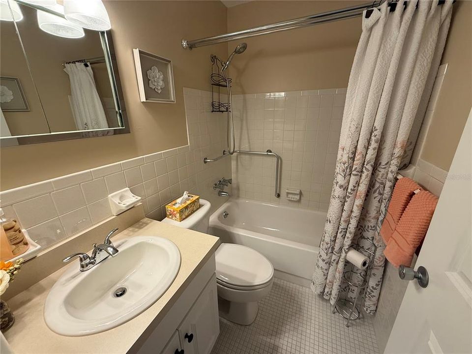 For Sale: $210,000 (2 beds, 2 baths, 1080 Square Feet)