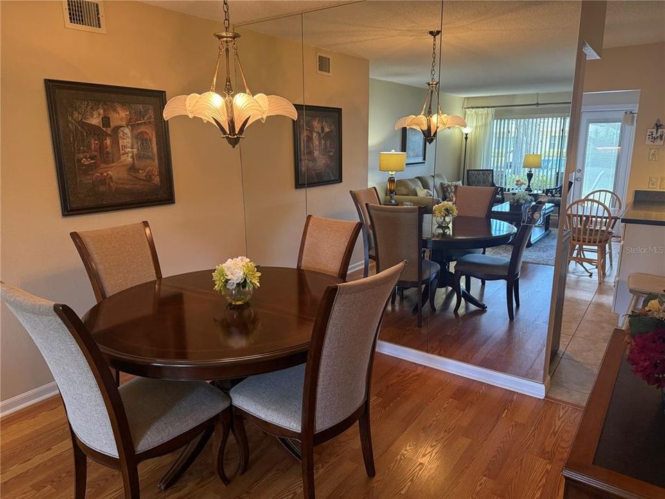 For Sale: $210,000 (2 beds, 2 baths, 1080 Square Feet)