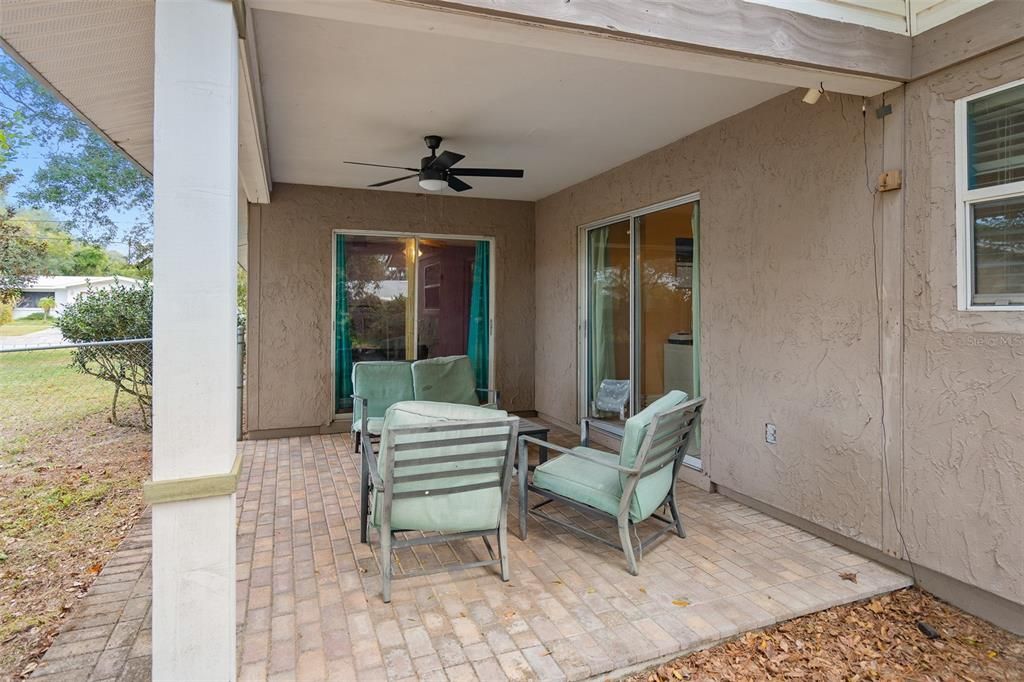 For Sale: $275,000 (3 beds, 2 baths, 1572 Square Feet)