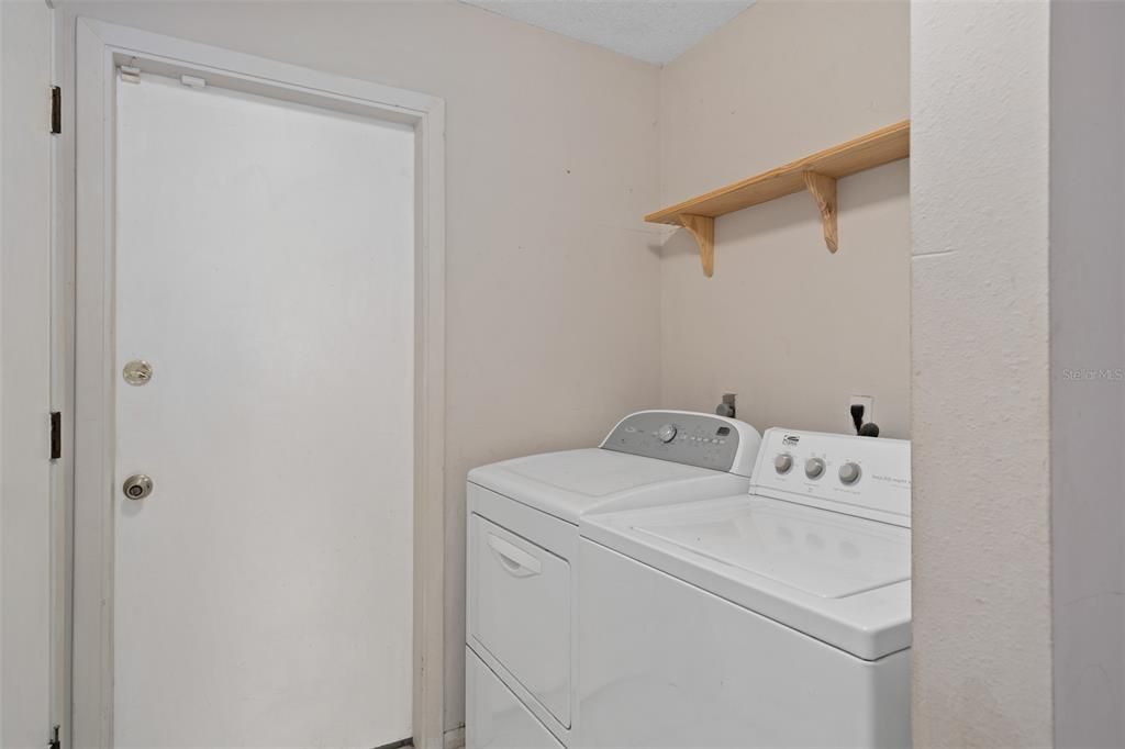 For Sale: $275,000 (3 beds, 2 baths, 1572 Square Feet)