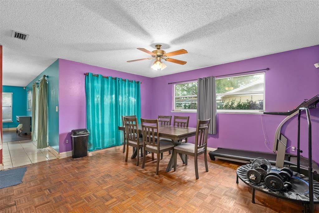 For Sale: $275,000 (3 beds, 2 baths, 1572 Square Feet)