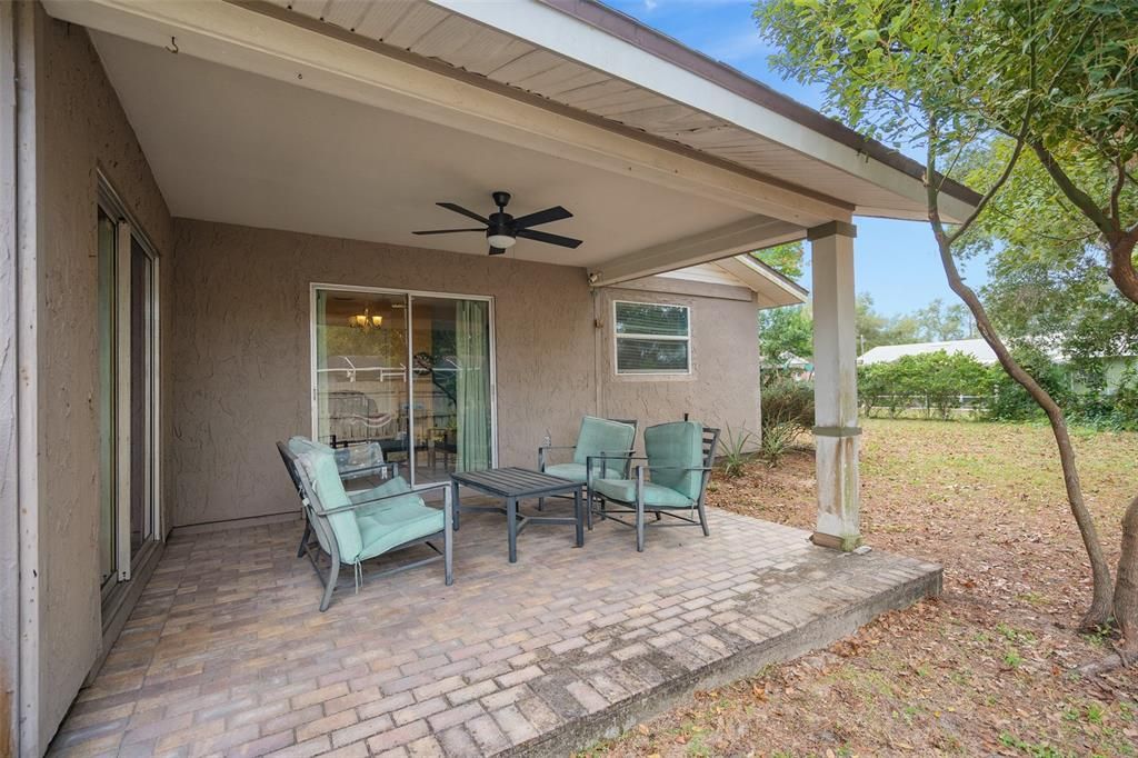 For Sale: $275,000 (3 beds, 2 baths, 1572 Square Feet)