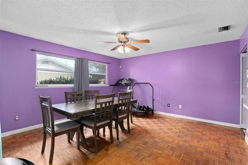 For Sale: $275,000 (3 beds, 2 baths, 1572 Square Feet)