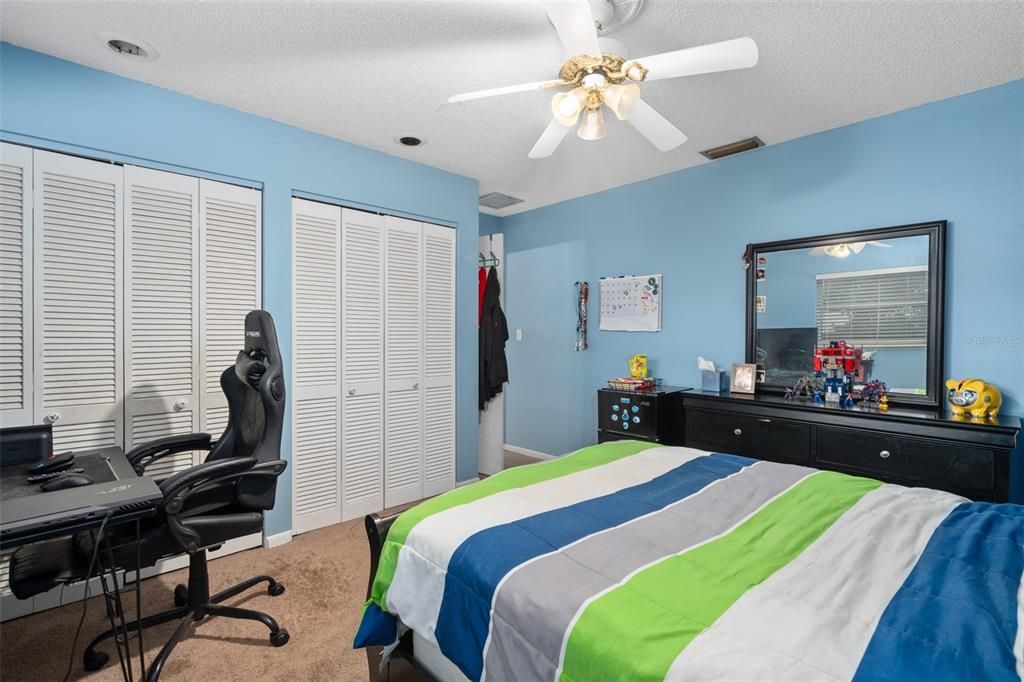 For Sale: $275,000 (3 beds, 2 baths, 1572 Square Feet)