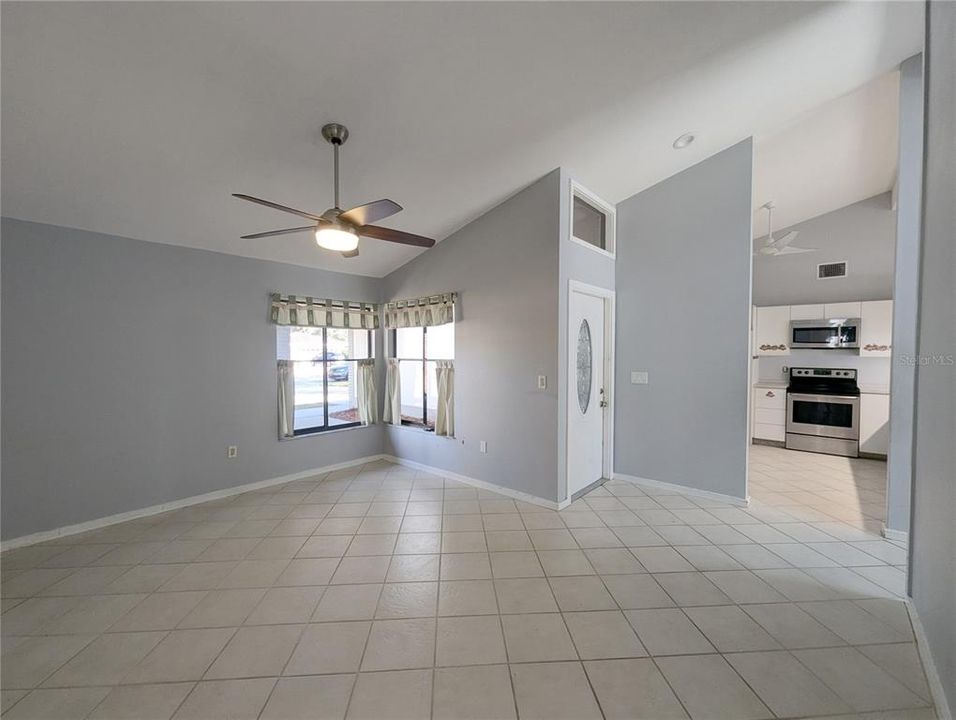 For Sale: $385,000 (3 beds, 2 baths, 1800 Square Feet)