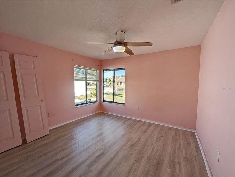 For Sale: $385,000 (3 beds, 2 baths, 1800 Square Feet)