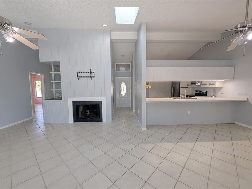 For Sale: $385,000 (3 beds, 2 baths, 1800 Square Feet)