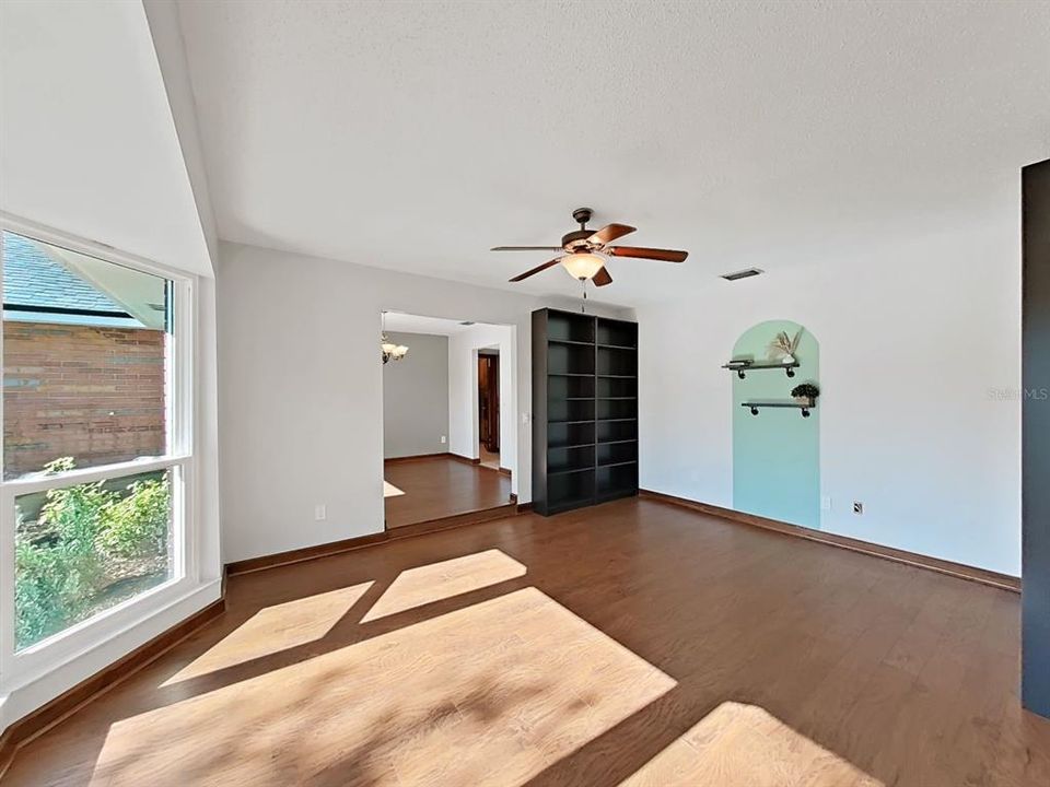 For Sale: $495,000 (4 beds, 3 baths, 2488 Square Feet)