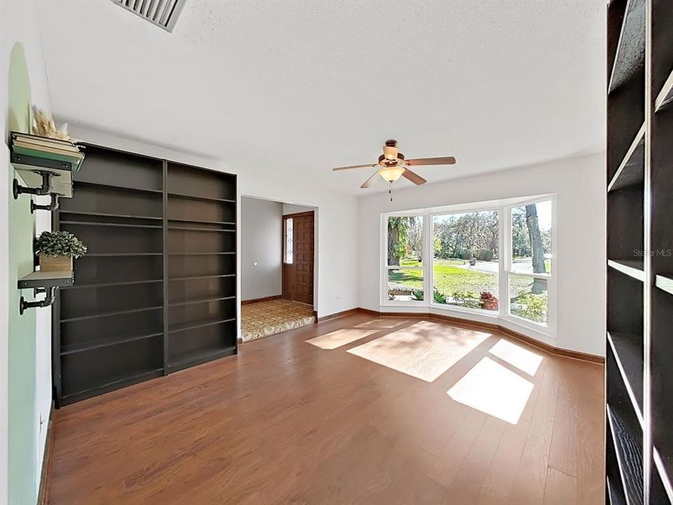 For Sale: $495,000 (4 beds, 3 baths, 2488 Square Feet)