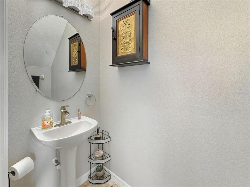 For Sale: $580,000 (4 beds, 2 baths, 2123 Square Feet)