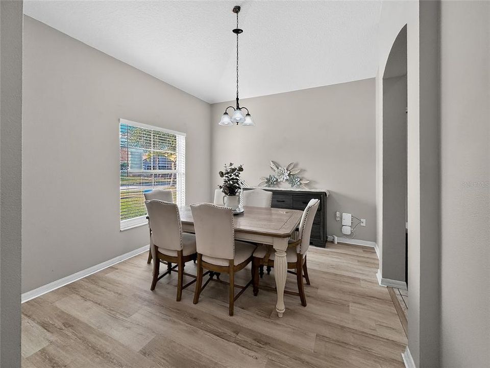 For Sale: $580,000 (4 beds, 2 baths, 2123 Square Feet)