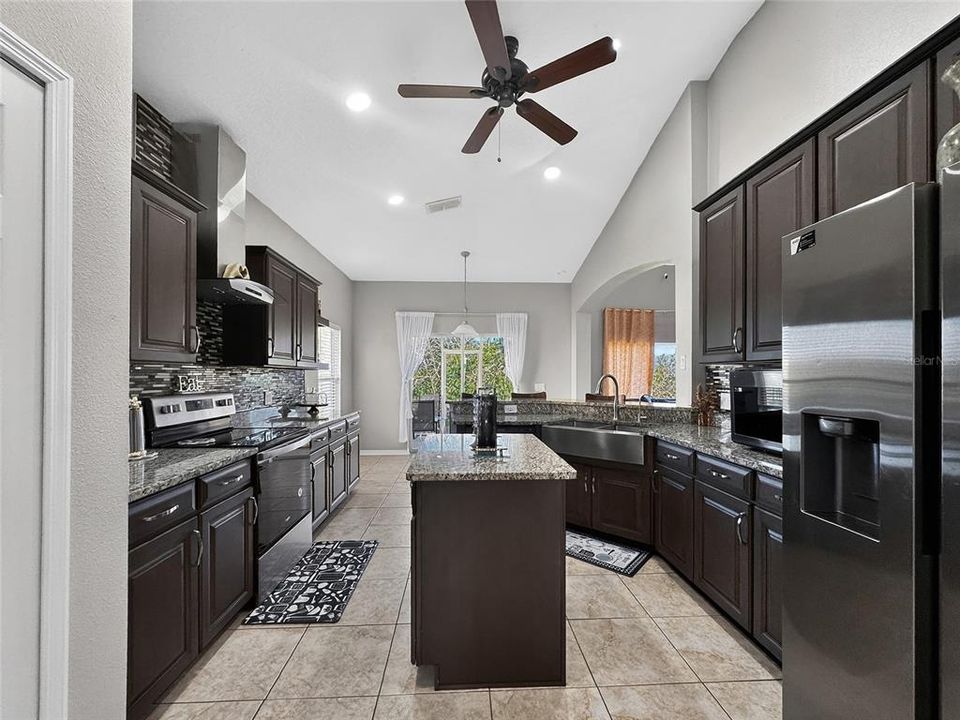 For Sale: $580,000 (4 beds, 2 baths, 2123 Square Feet)