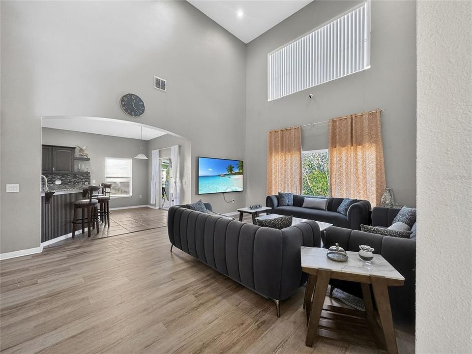 For Sale: $580,000 (4 beds, 2 baths, 2123 Square Feet)