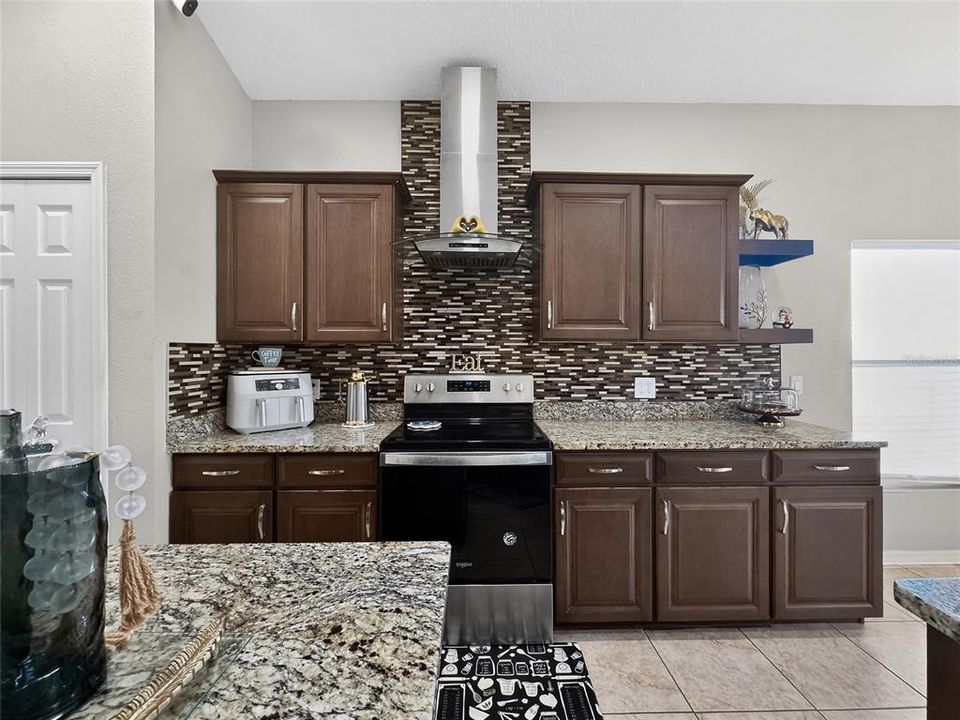 For Sale: $580,000 (4 beds, 2 baths, 2123 Square Feet)