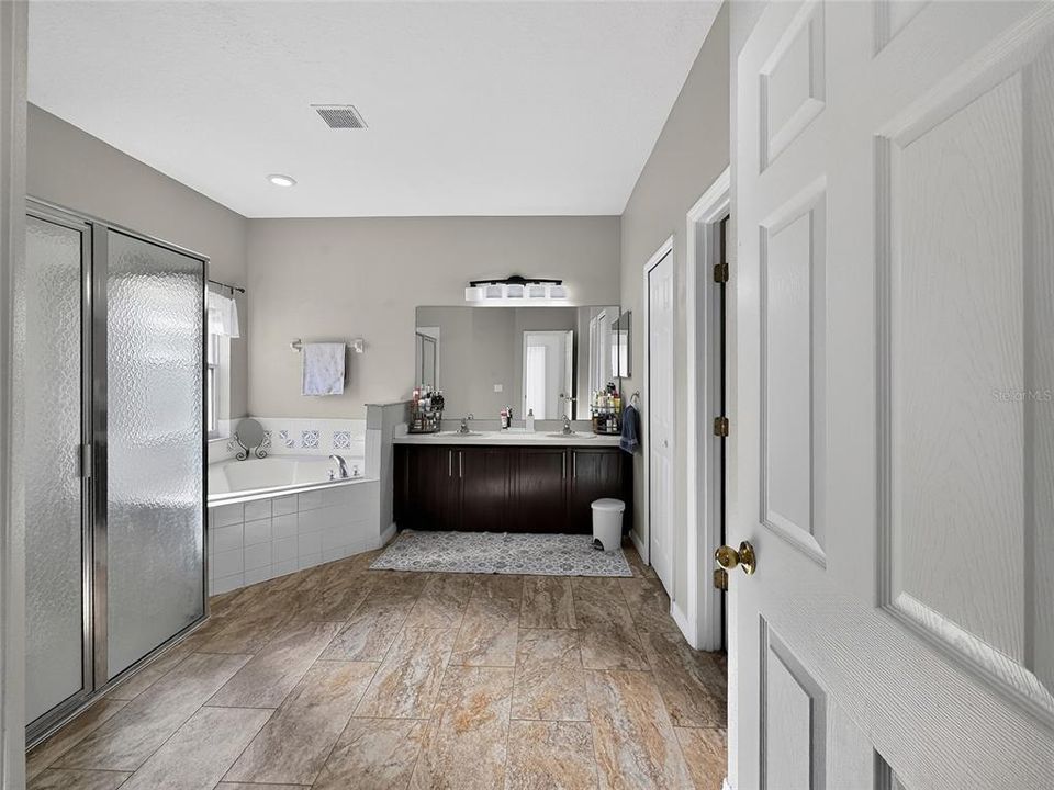 For Sale: $580,000 (4 beds, 2 baths, 2123 Square Feet)