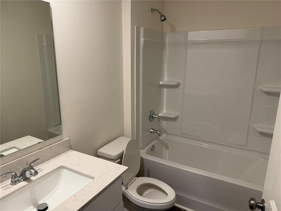 出租: $2,600 (5 贝兹, 3 浴室, 2180 平方英尺)