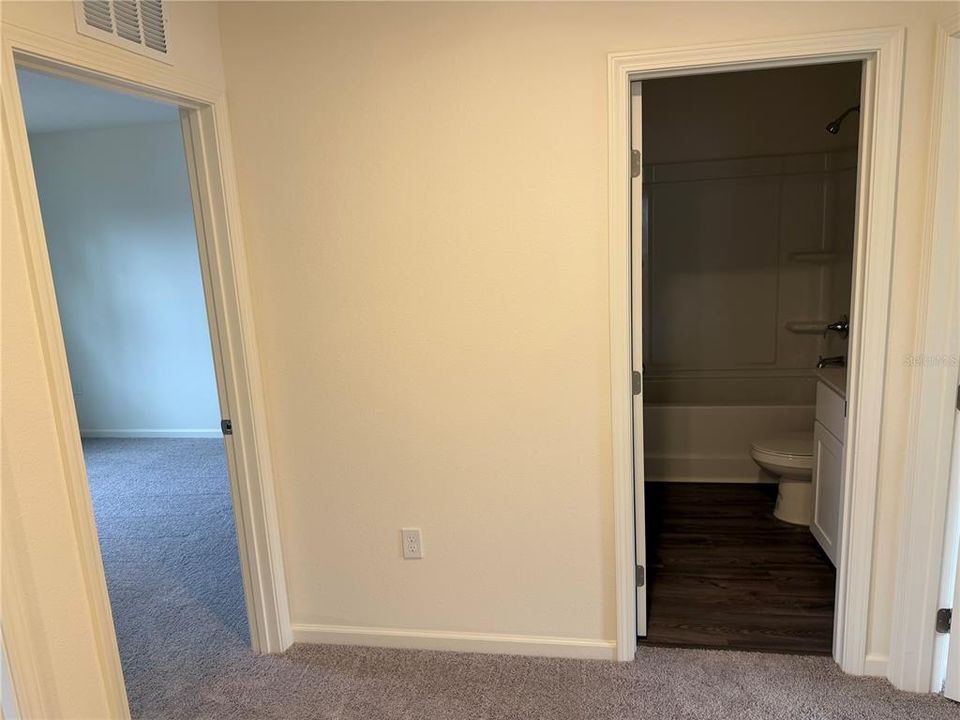 出租: $2,600 (5 贝兹, 3 浴室, 2180 平方英尺)