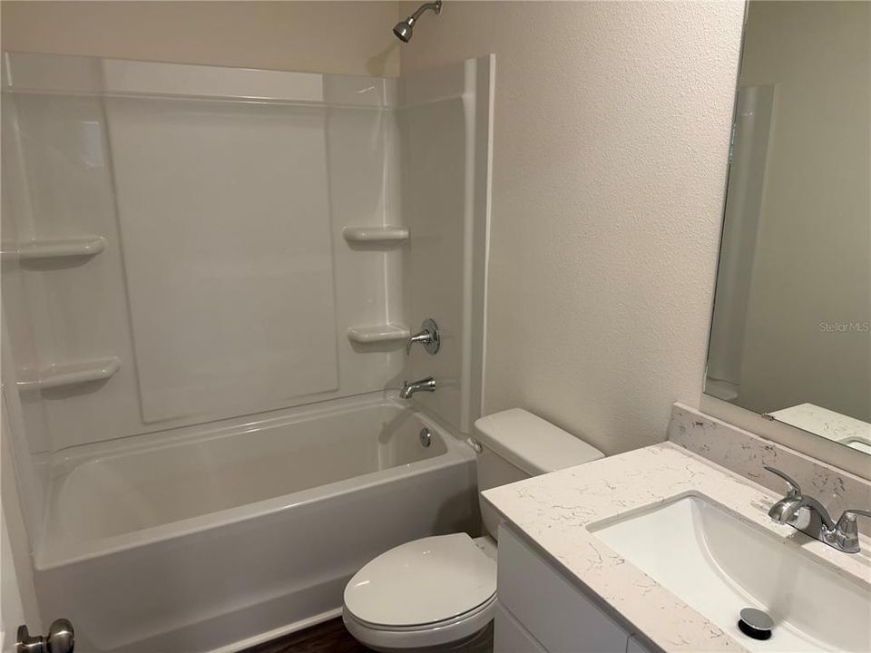 出租: $2,600 (5 贝兹, 3 浴室, 2180 平方英尺)