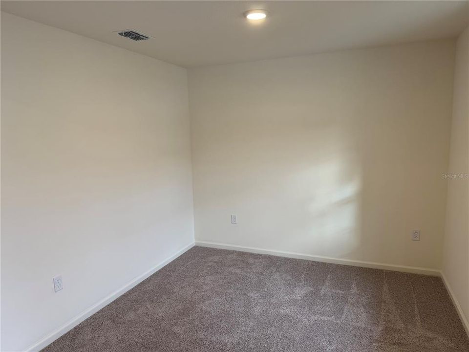 出租: $2,600 (5 贝兹, 3 浴室, 2180 平方英尺)