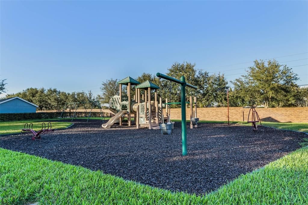 待售: $322,500 (2 贝兹, 2 浴室, 1212 平方英尺)