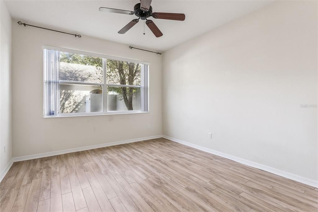 待售: $322,500 (2 贝兹, 2 浴室, 1212 平方英尺)