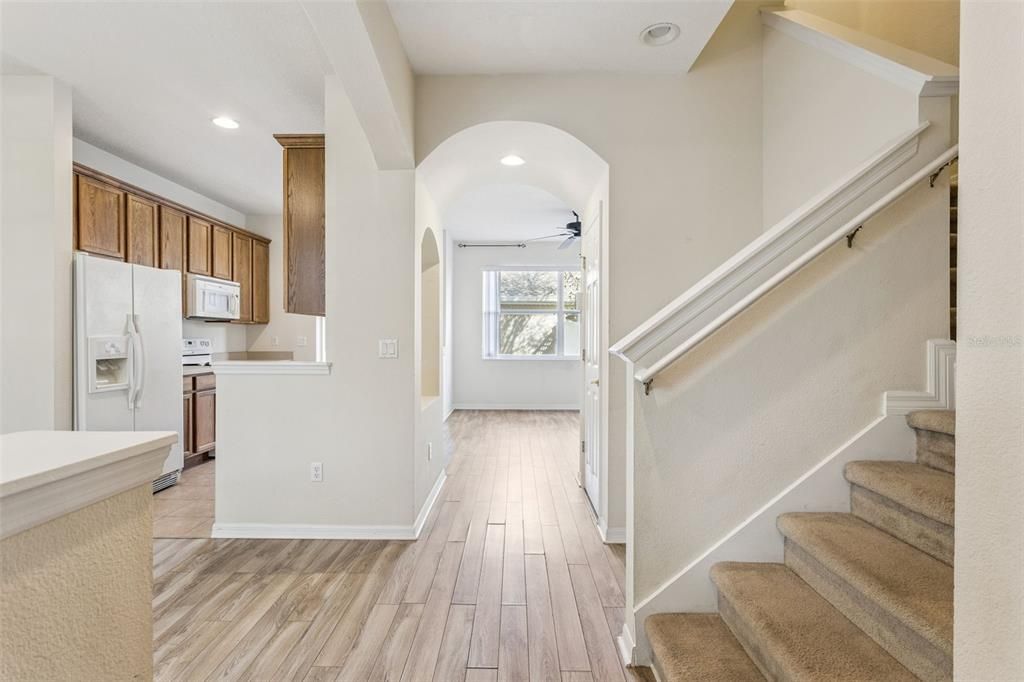 待售: $322,500 (2 贝兹, 2 浴室, 1212 平方英尺)