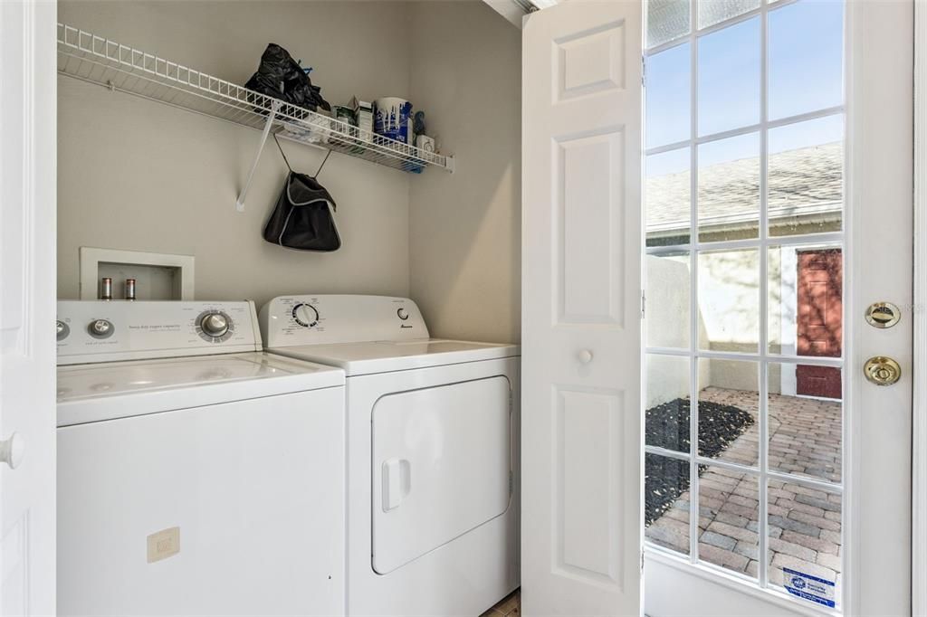 待售: $322,500 (2 贝兹, 2 浴室, 1212 平方英尺)