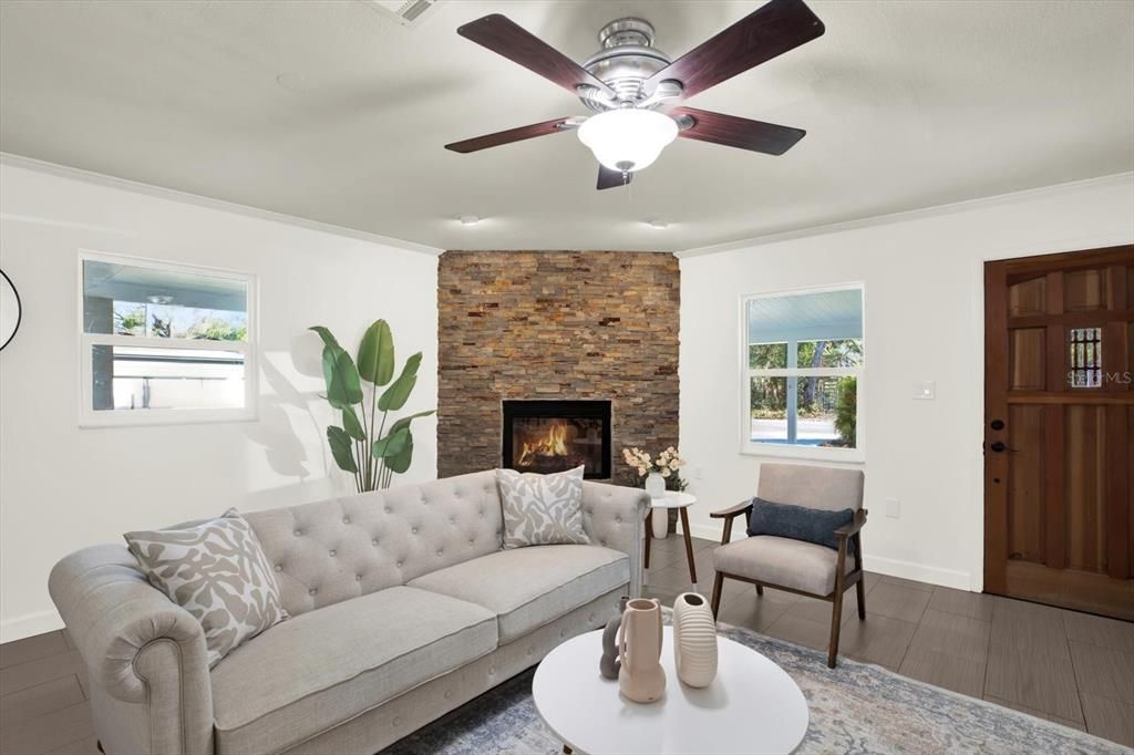 На продажу: $499,900 (2 спален, 2 ванн, 1419 Квадратных фут)