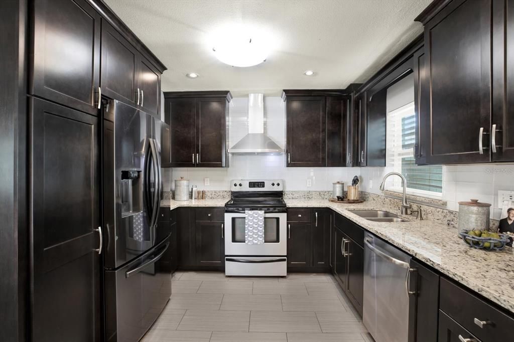 На продажу: $499,900 (2 спален, 2 ванн, 1419 Квадратных фут)