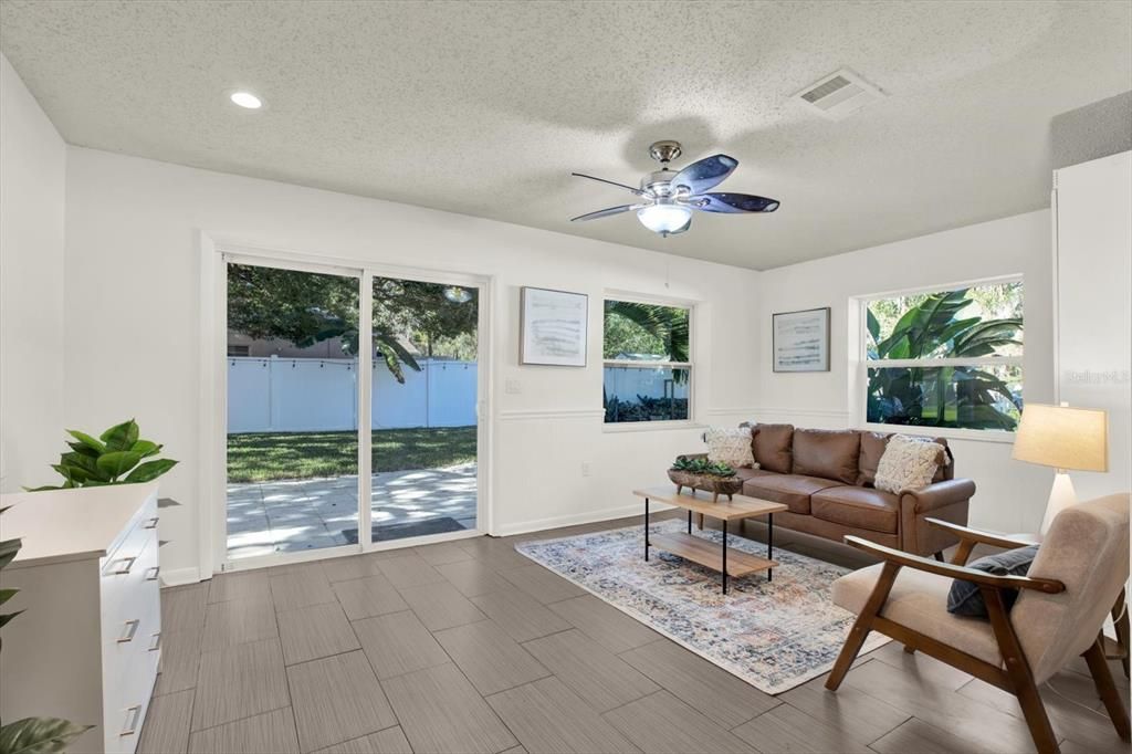 На продажу: $499,900 (2 спален, 2 ванн, 1419 Квадратных фут)