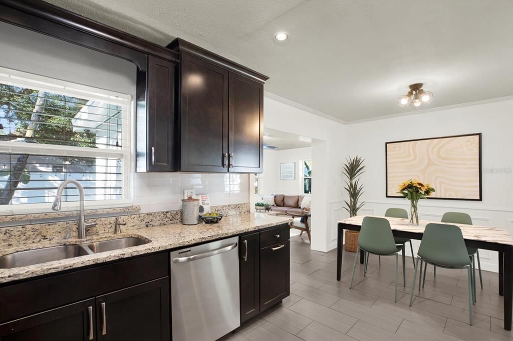 На продажу: $499,900 (2 спален, 2 ванн, 1419 Квадратных фут)