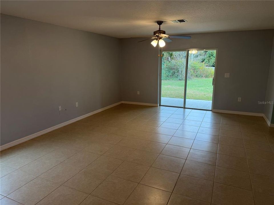 For Rent: $2,200 (4 beds, 2 baths, 1870 Square Feet)