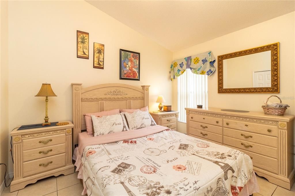 En Venta: $429,000 (4 camas, 2 baños, 1822 Pies cuadrados)