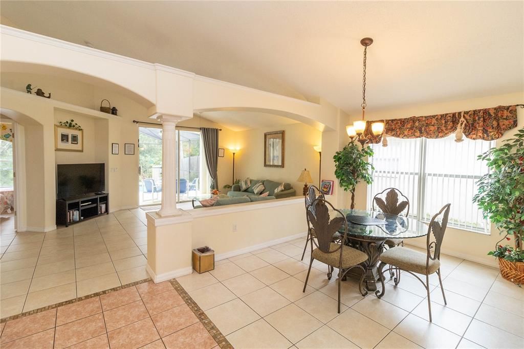 En Venta: $429,000 (4 camas, 2 baños, 1822 Pies cuadrados)