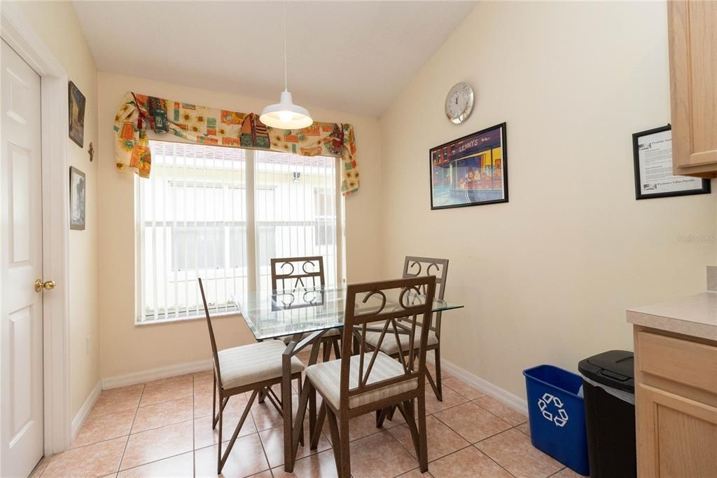 En Venta: $429,000 (4 camas, 2 baños, 1822 Pies cuadrados)