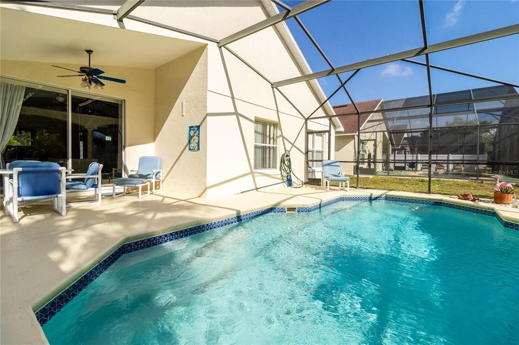 En Venta: $429,000 (4 camas, 2 baños, 1822 Pies cuadrados)