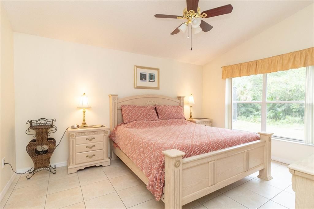 En Venta: $429,000 (4 camas, 2 baños, 1822 Pies cuadrados)