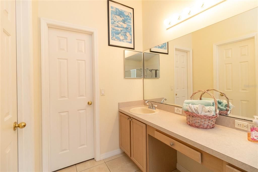 En Venta: $429,000 (4 camas, 2 baños, 1822 Pies cuadrados)