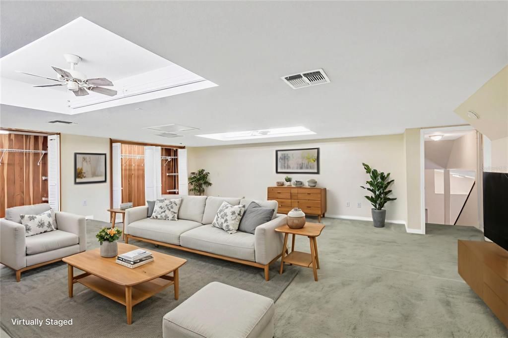 For Sale: $850,000 (4 beds, 1 baths, 2561 Square Feet)