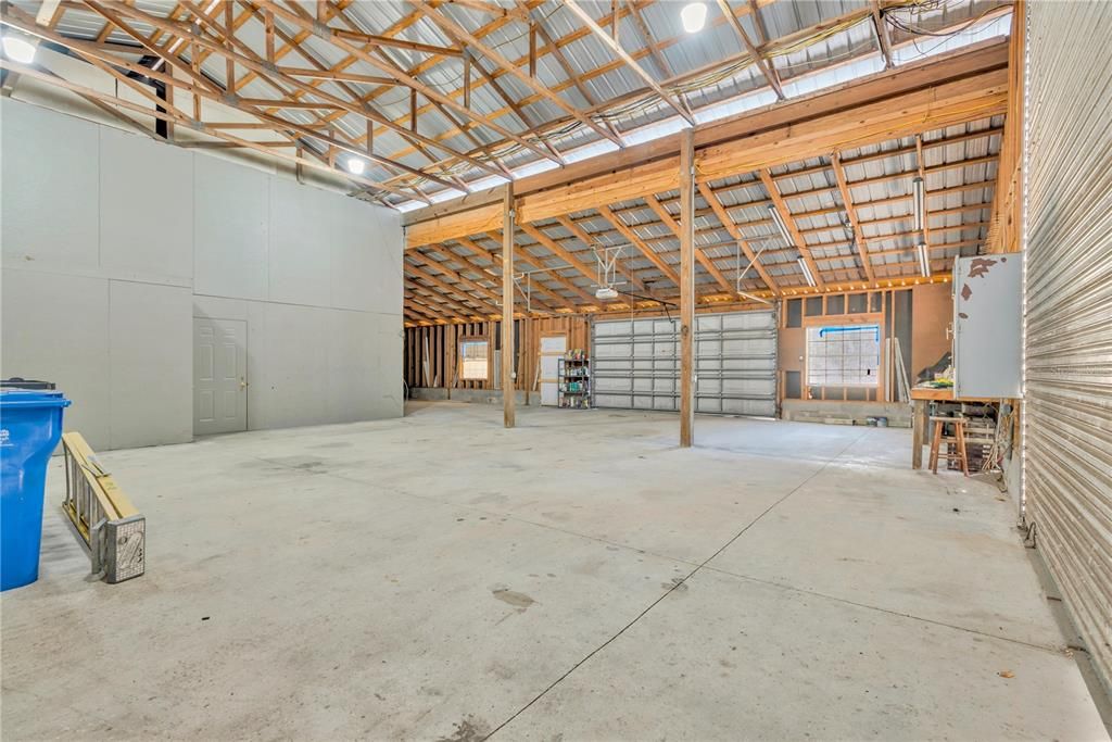 For Sale: $850,000 (4 beds, 1 baths, 2561 Square Feet)