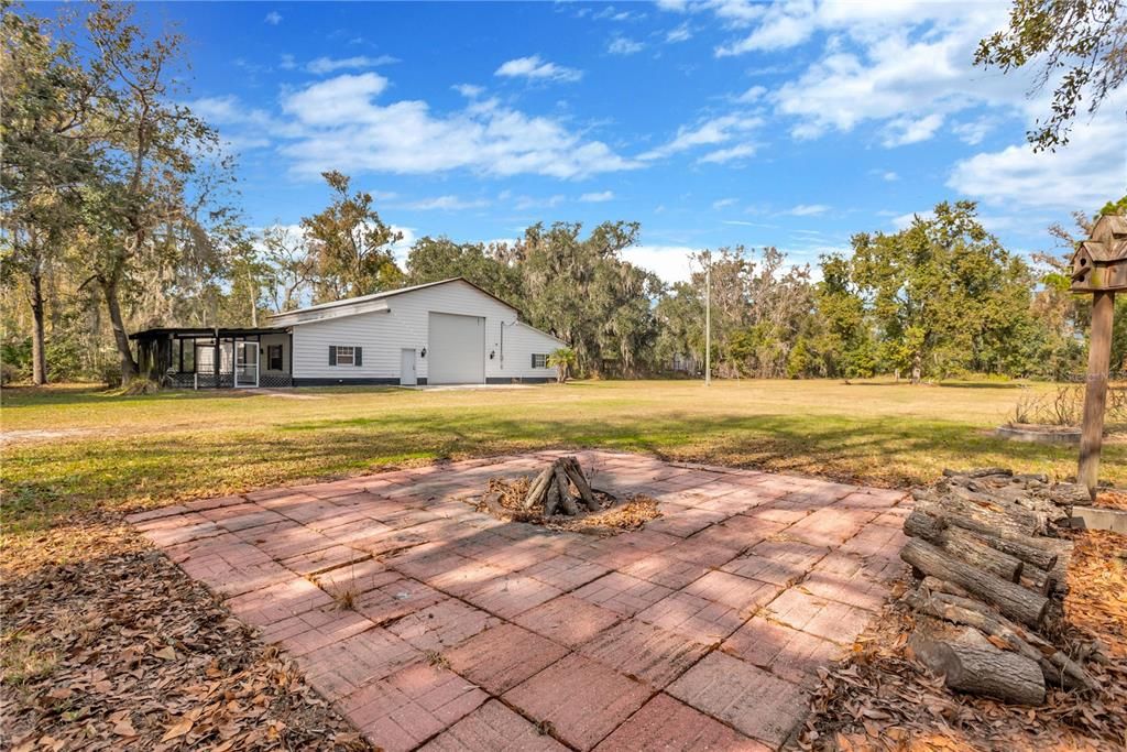 For Sale: $850,000 (4 beds, 1 baths, 2561 Square Feet)