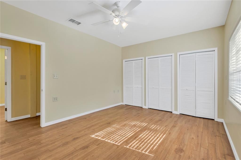 For Sale: $850,000 (4 beds, 1 baths, 2561 Square Feet)