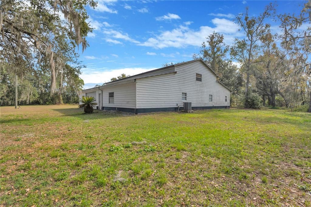 For Sale: $850,000 (4 beds, 1 baths, 2561 Square Feet)