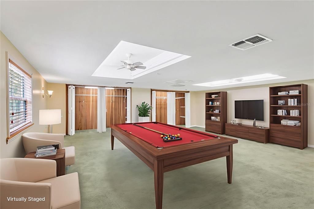 For Sale: $850,000 (4 beds, 1 baths, 2561 Square Feet)