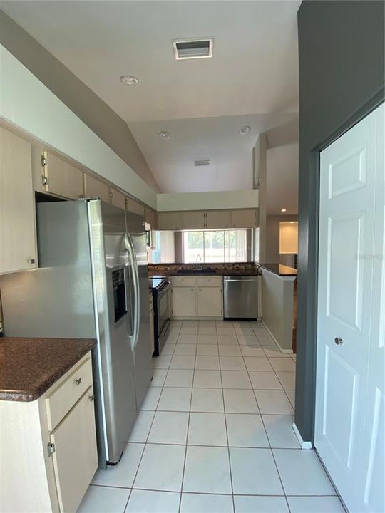 В аренду: $2,250 (3 спален, 2 ванн, 1372 Квадратных фут)